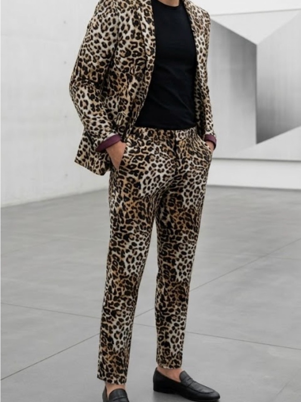TuxedoAction Men’s 2-Piece Leopard Print Suit Tuxedo Slim Fit Size 36R NWT